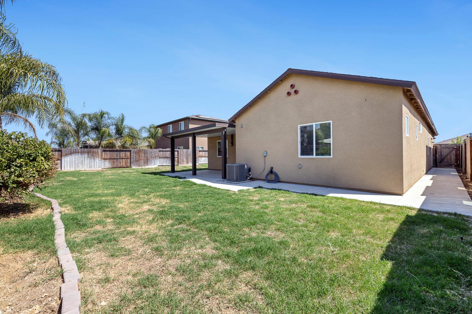 3553 Nile St, Madera, CA 93637