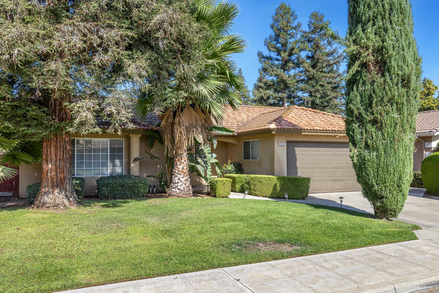 5552 W Fir Ave, Fresno, CA 93722