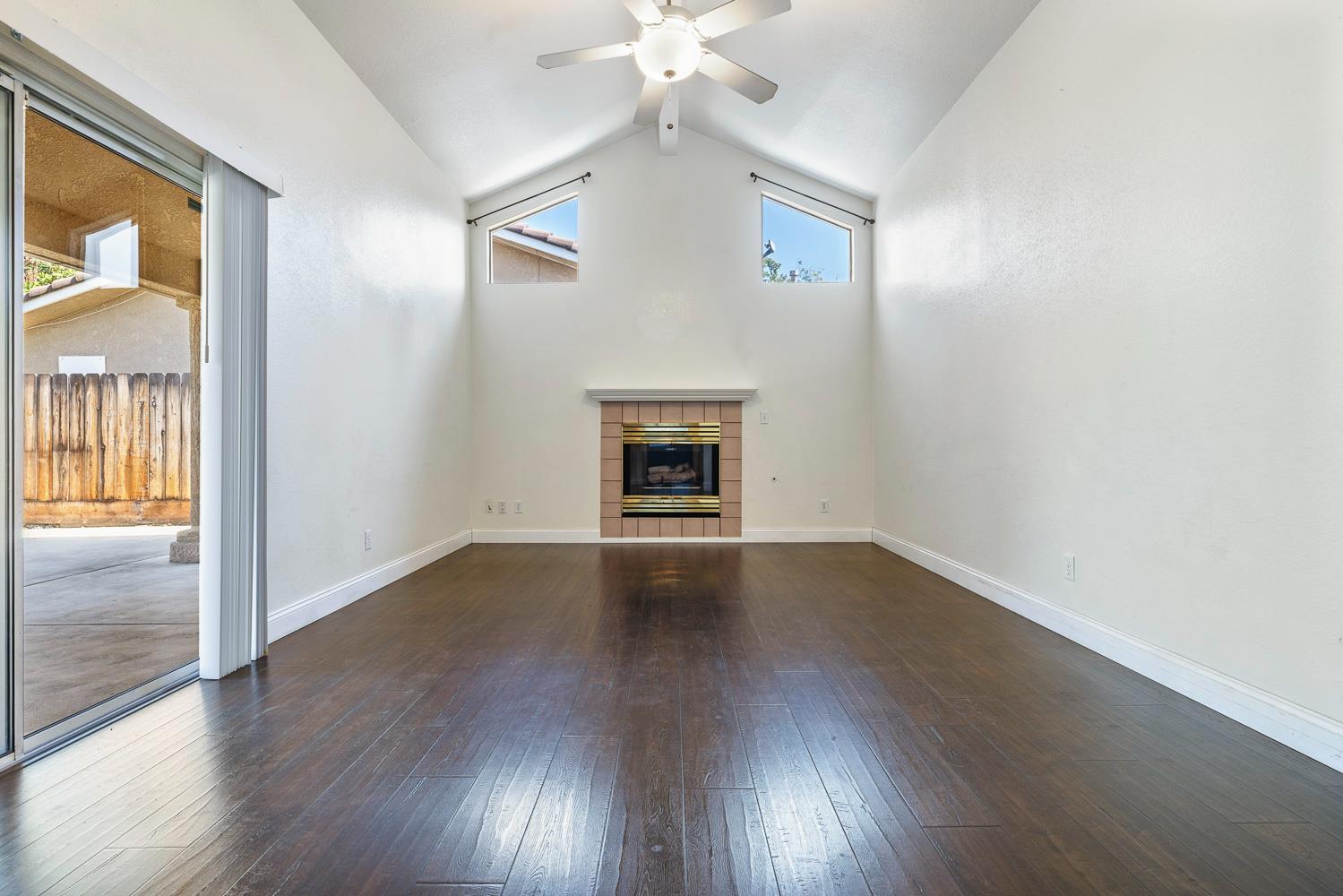 5552 W Fir Ave, Fresno, CA 93722