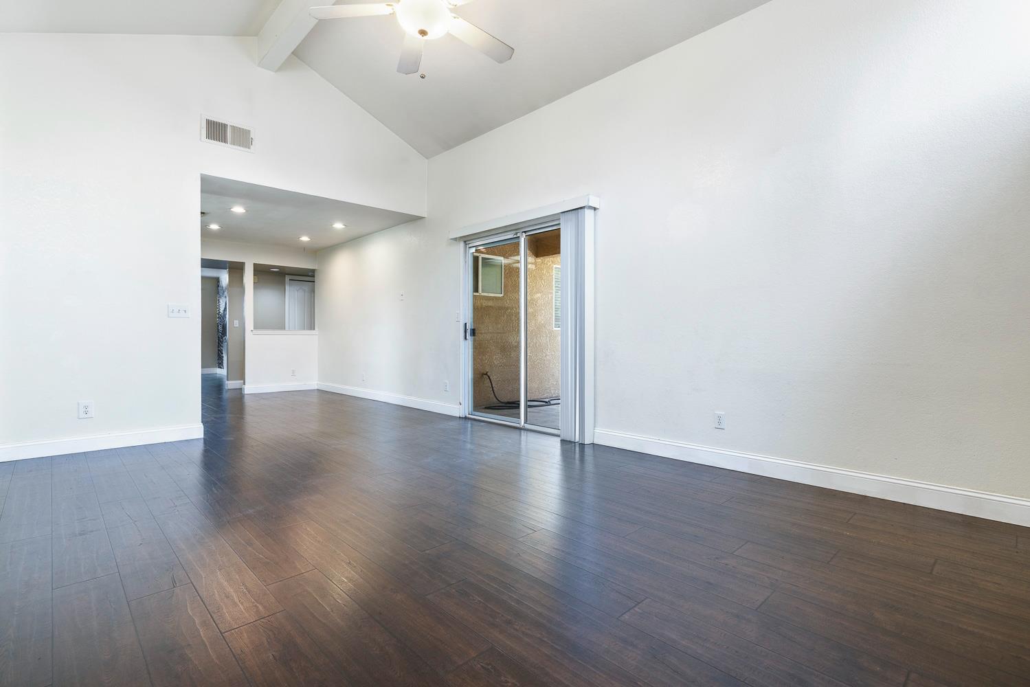 5552 W Fir Ave, Fresno, CA 93722