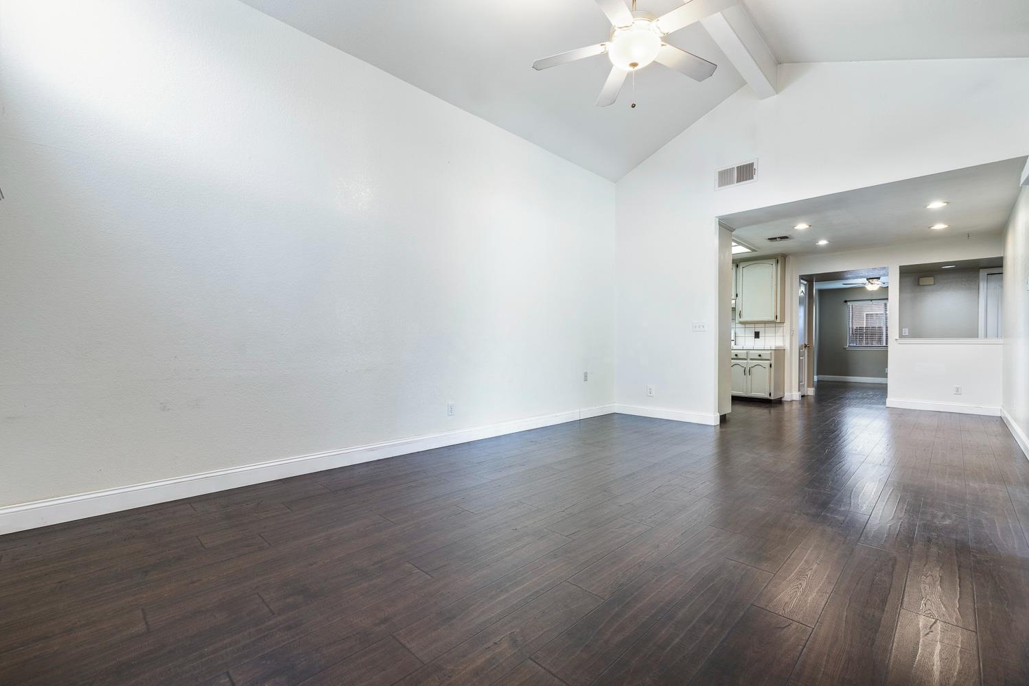 5552 W Fir Ave, Fresno, CA 93722