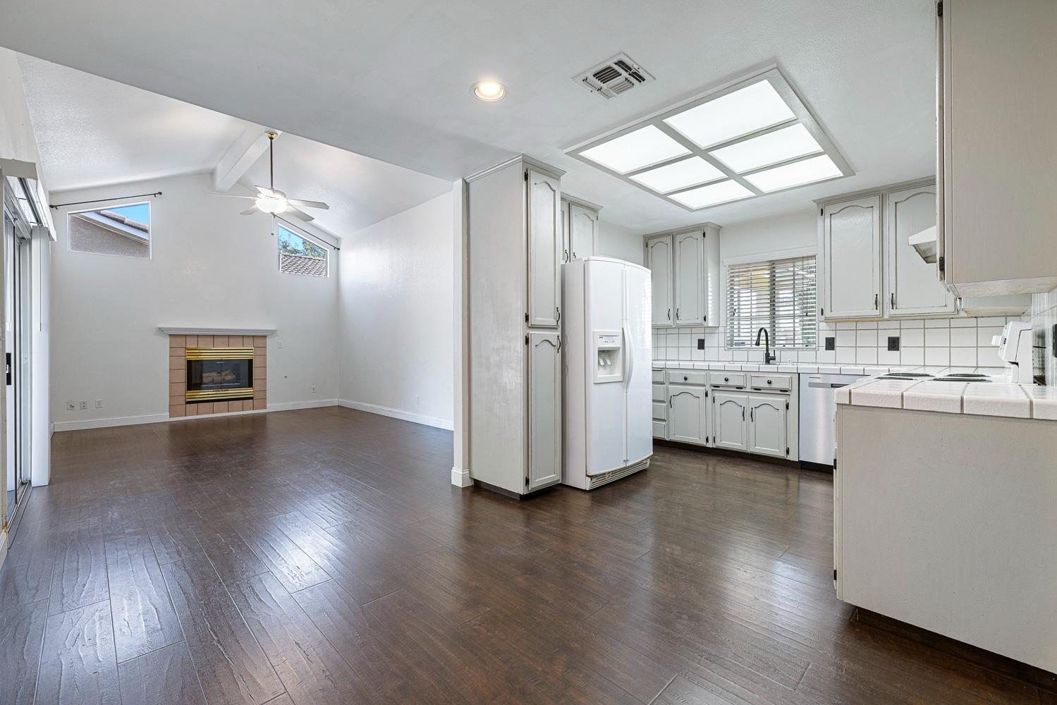5552 W Fir Ave, Fresno, CA 93722