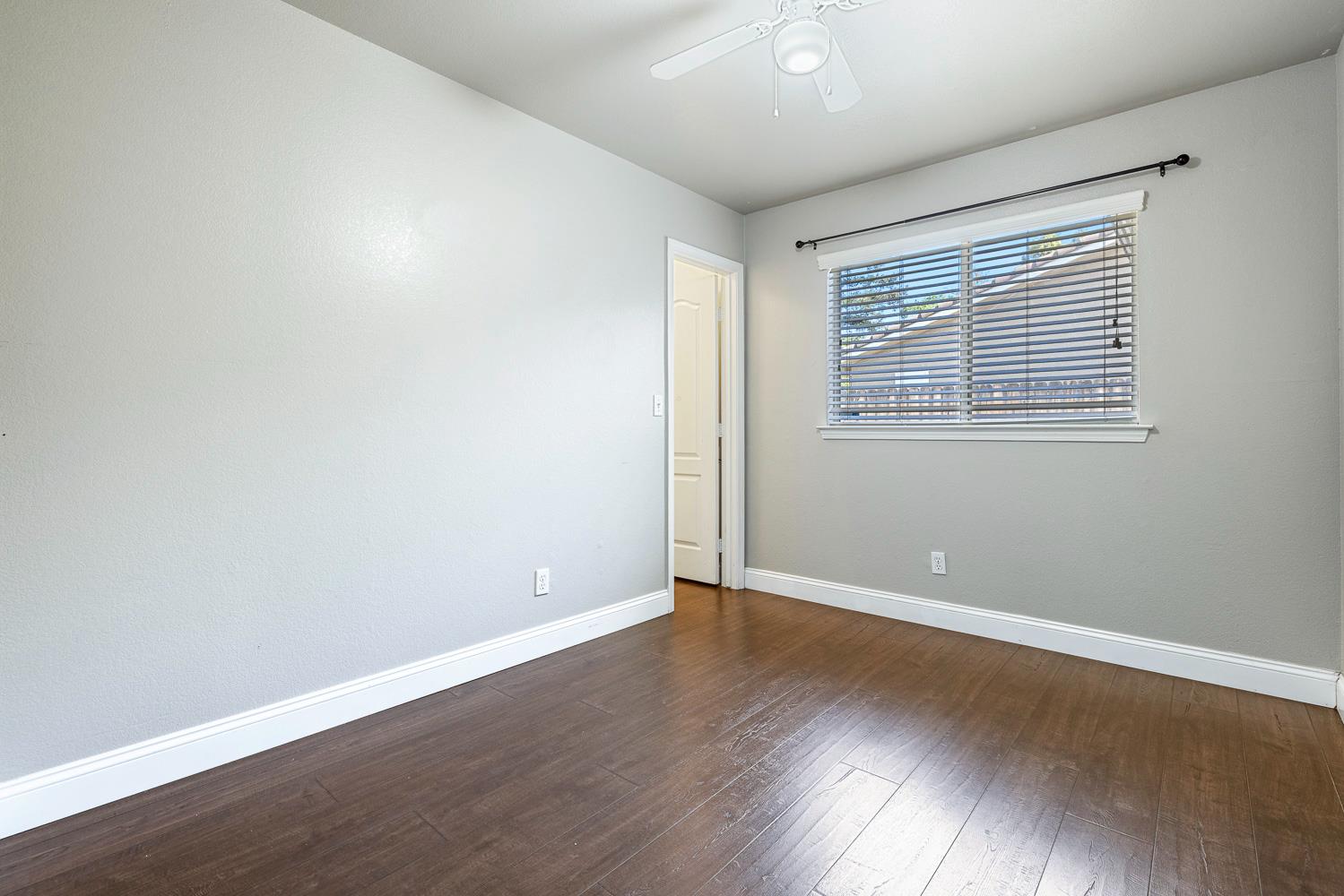 5552 W Fir Ave, Fresno, CA 93722