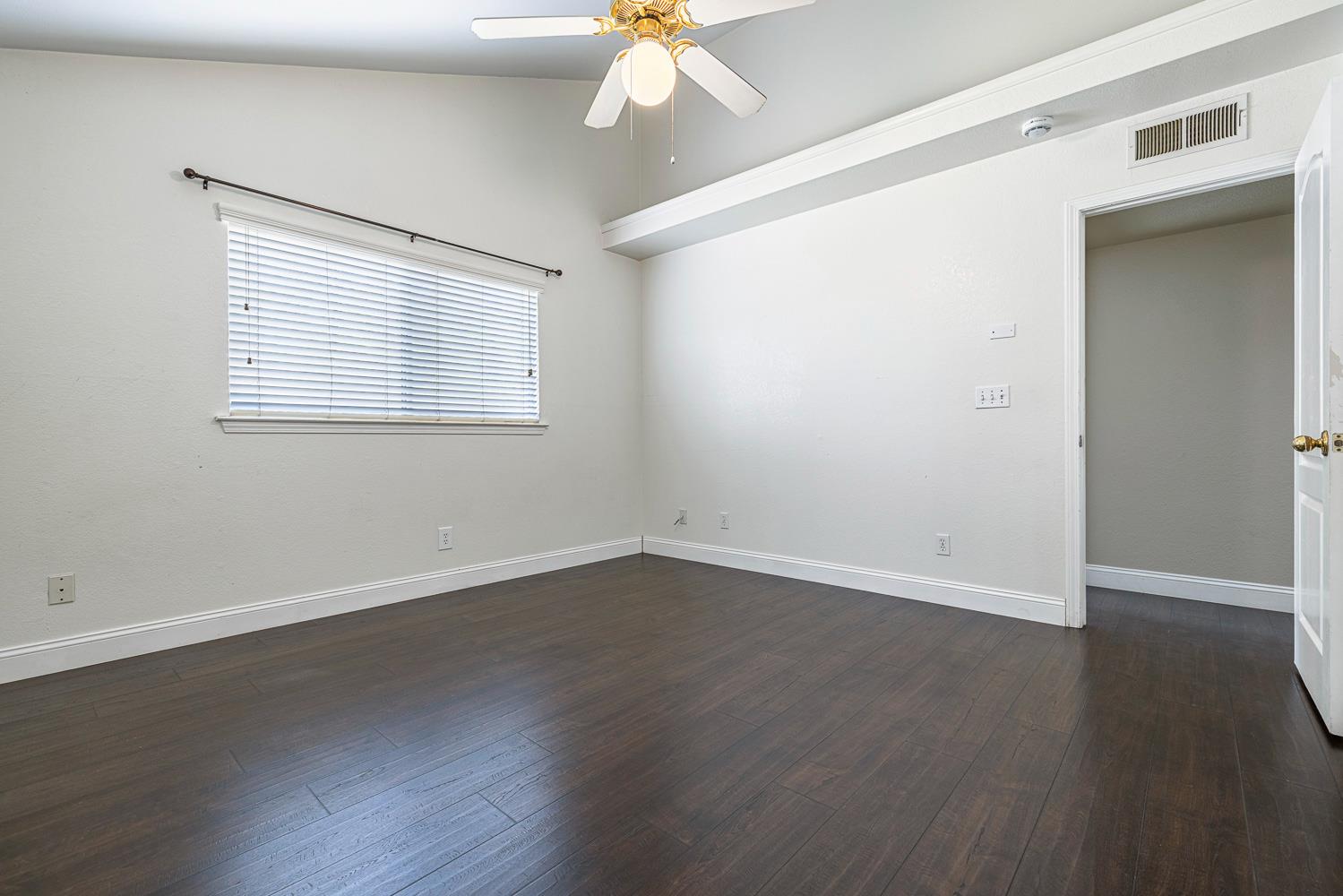 5552 W Fir Ave, Fresno, CA 93722