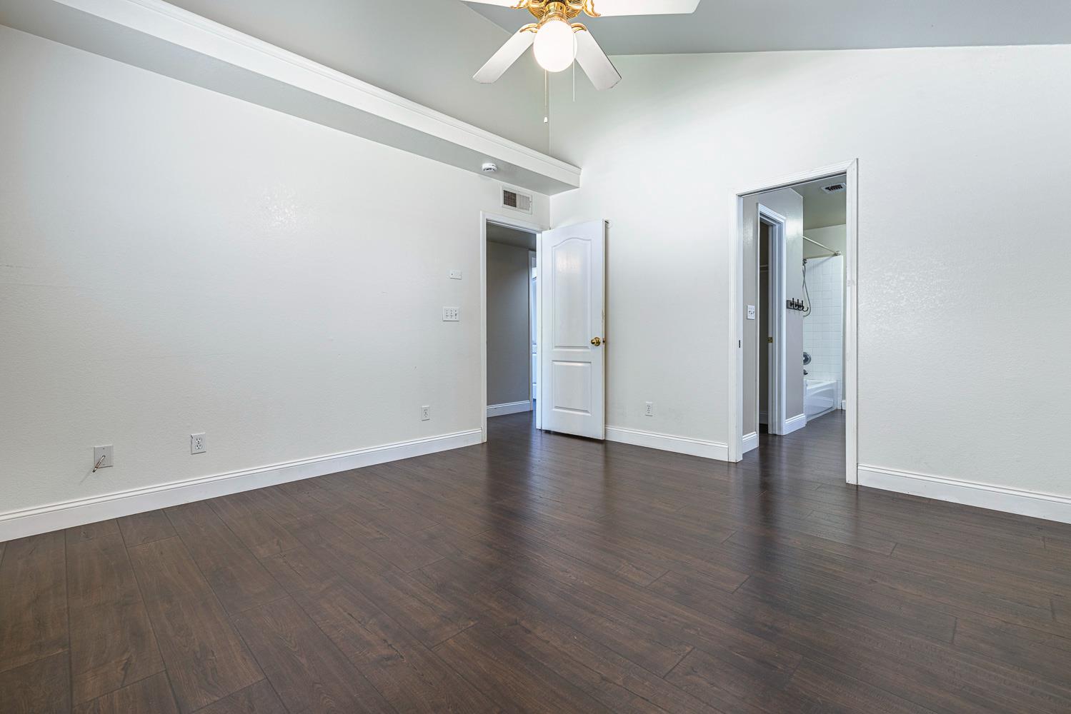 5552 W Fir Ave, Fresno, CA 93722