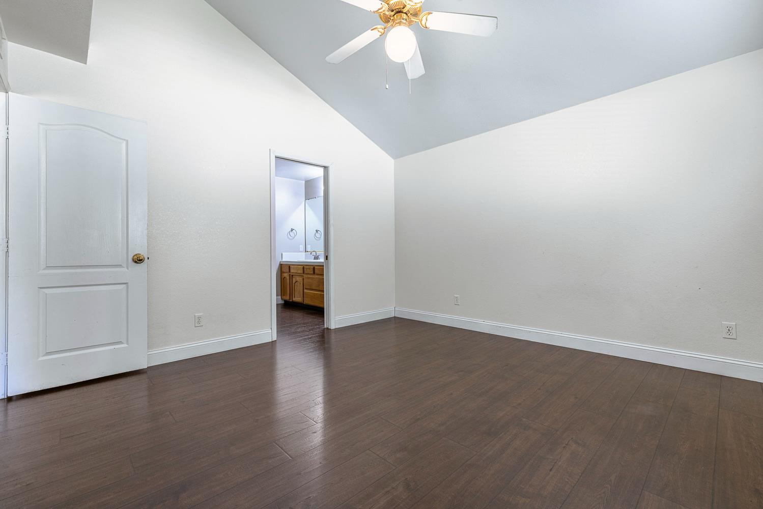 5552 W Fir Ave, Fresno, CA 93722