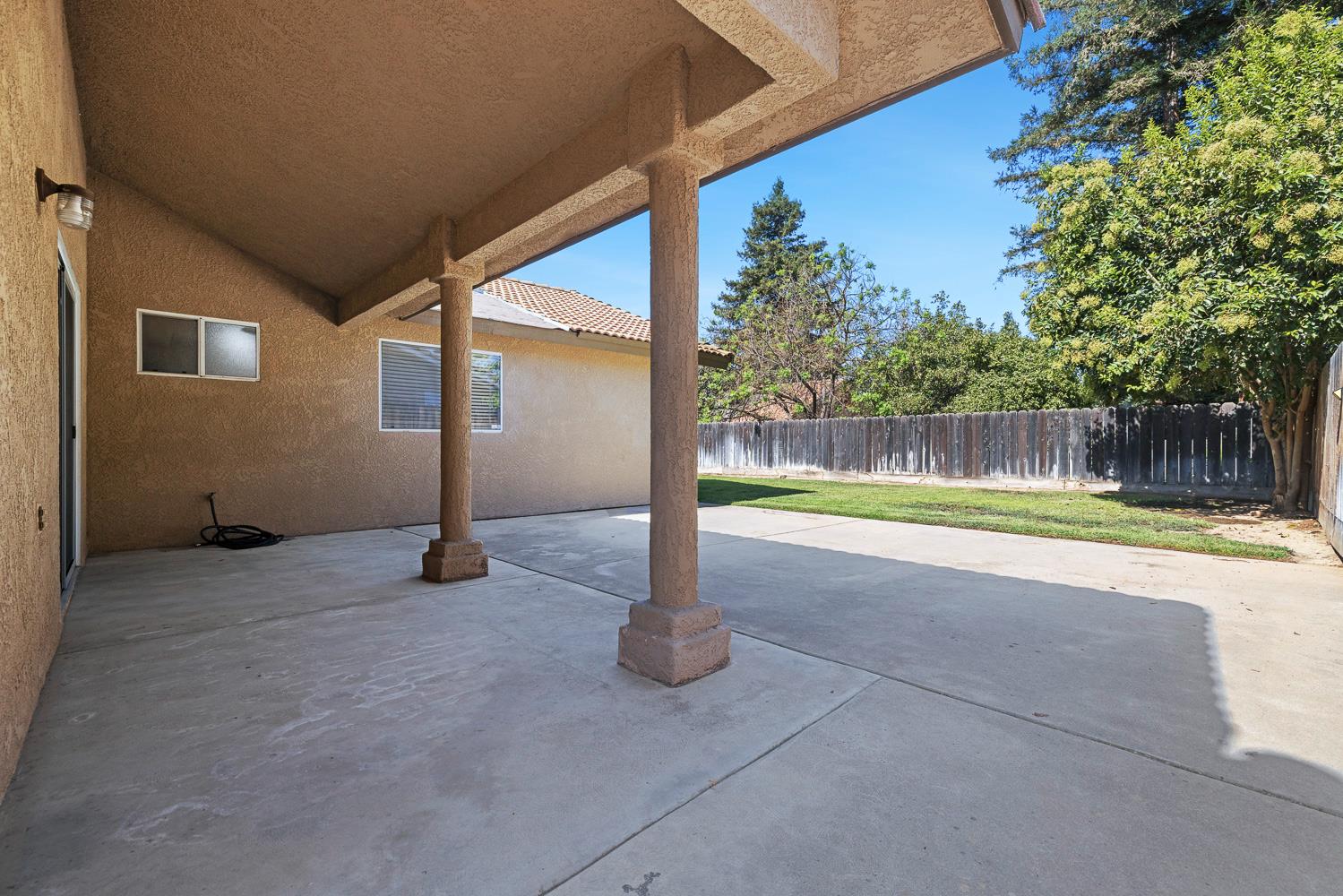 5552 W Fir Ave, Fresno, CA 93722