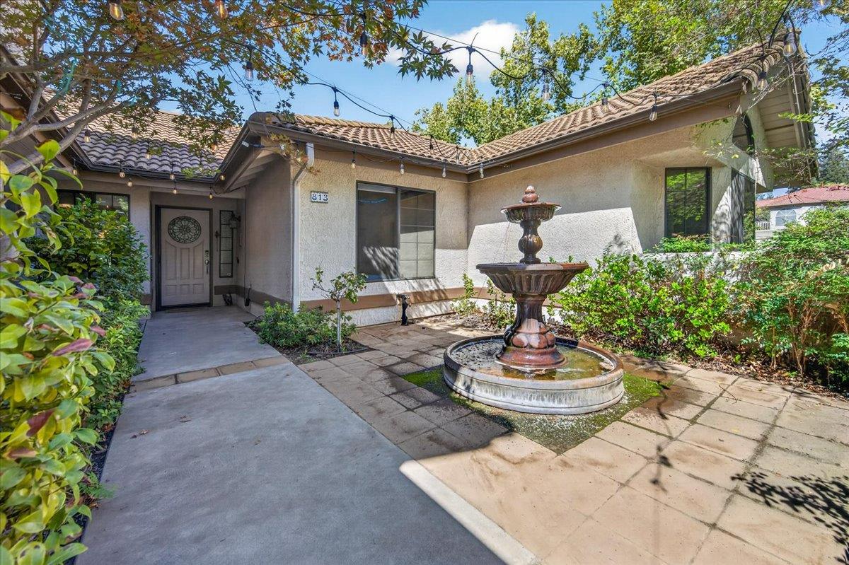 813 E Catalina Cir, Fresno, CA 93730