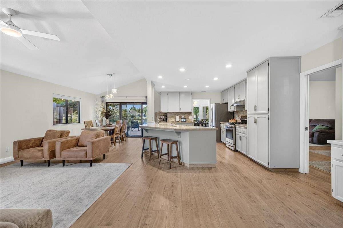 813 E Catalina Cir, Fresno, CA 93730