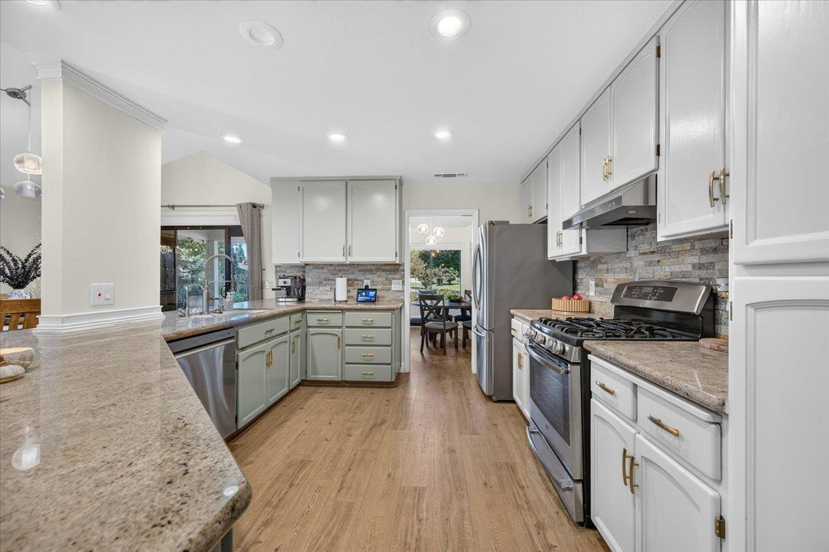 813 E Catalina Cir, Fresno, CA 93730