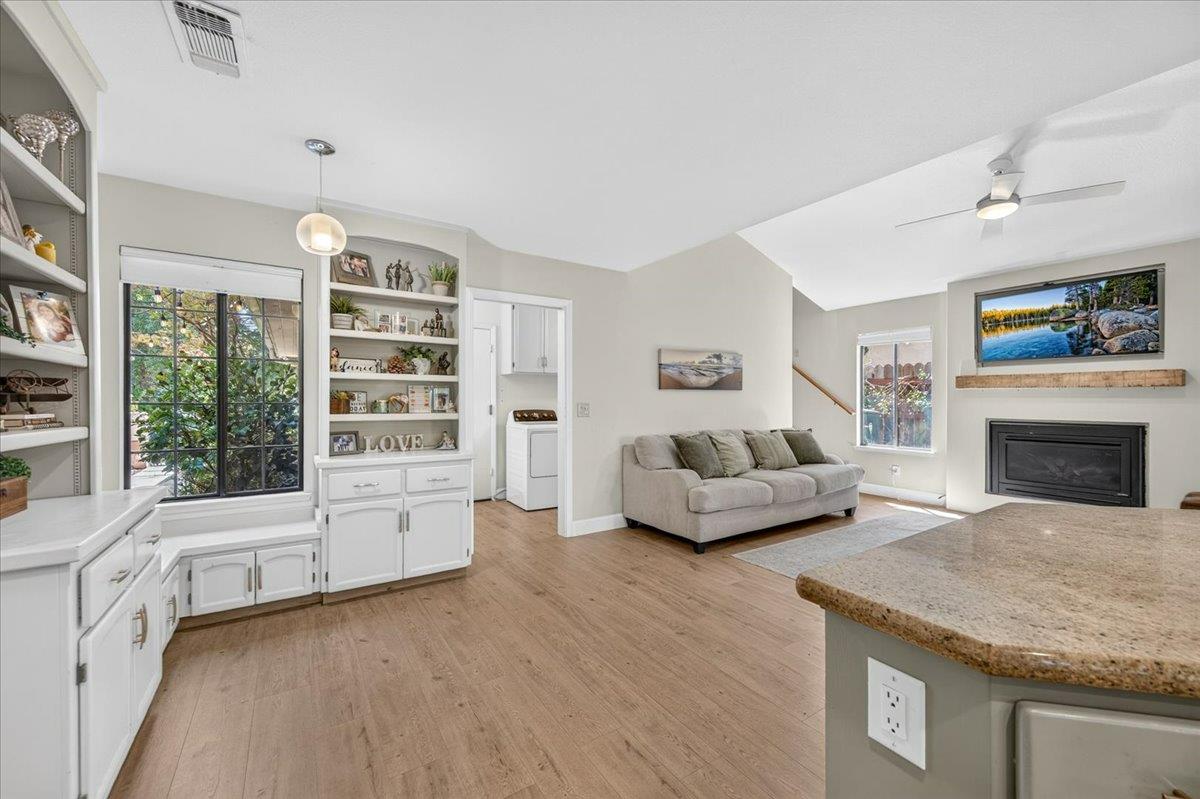 813 E Catalina Cir, Fresno, CA 93730