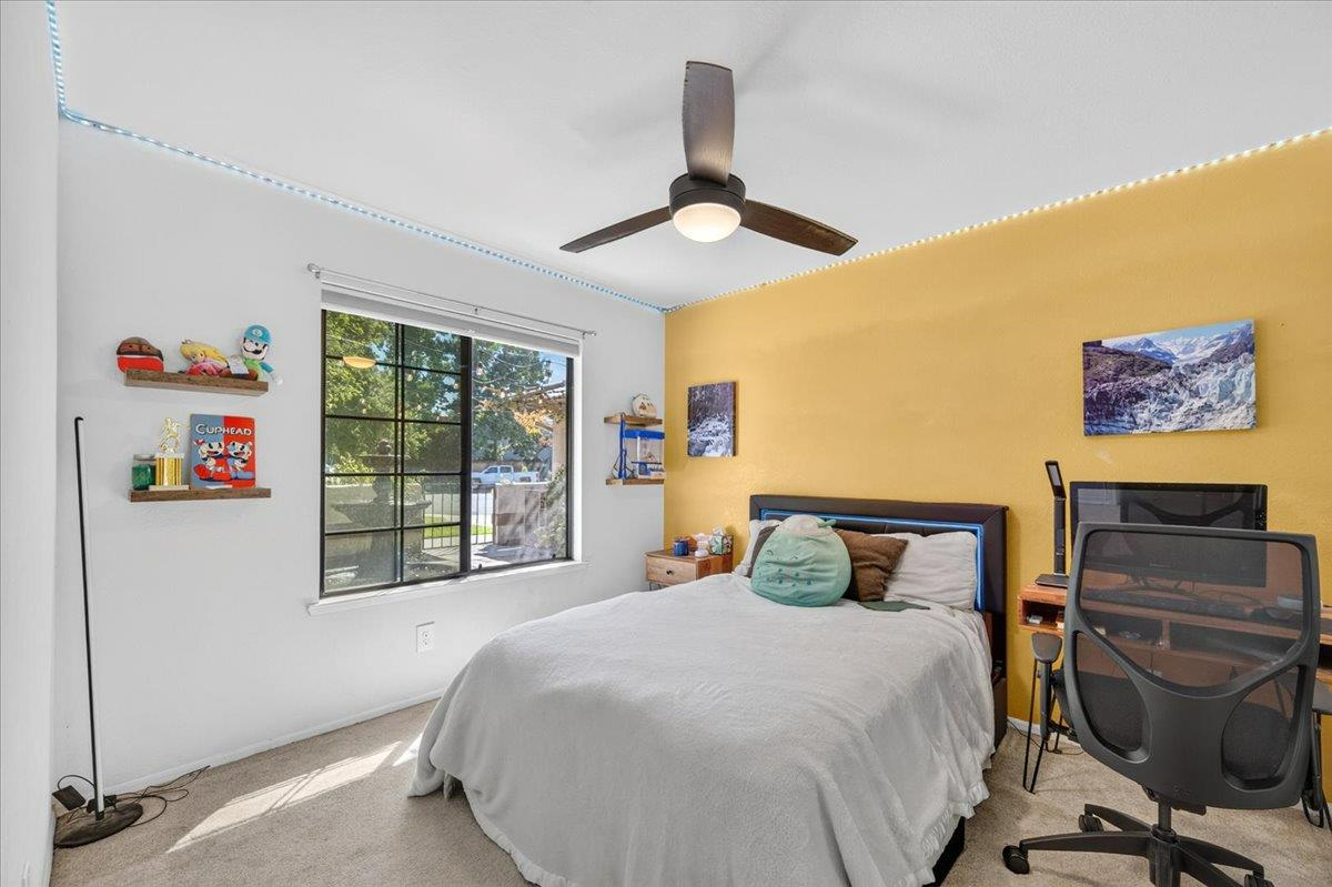 813 E Catalina Cir, Fresno, CA 93730