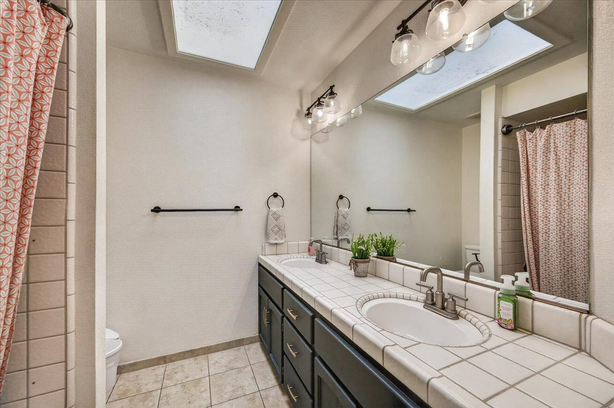 813 E Catalina Cir, Fresno, CA 93730