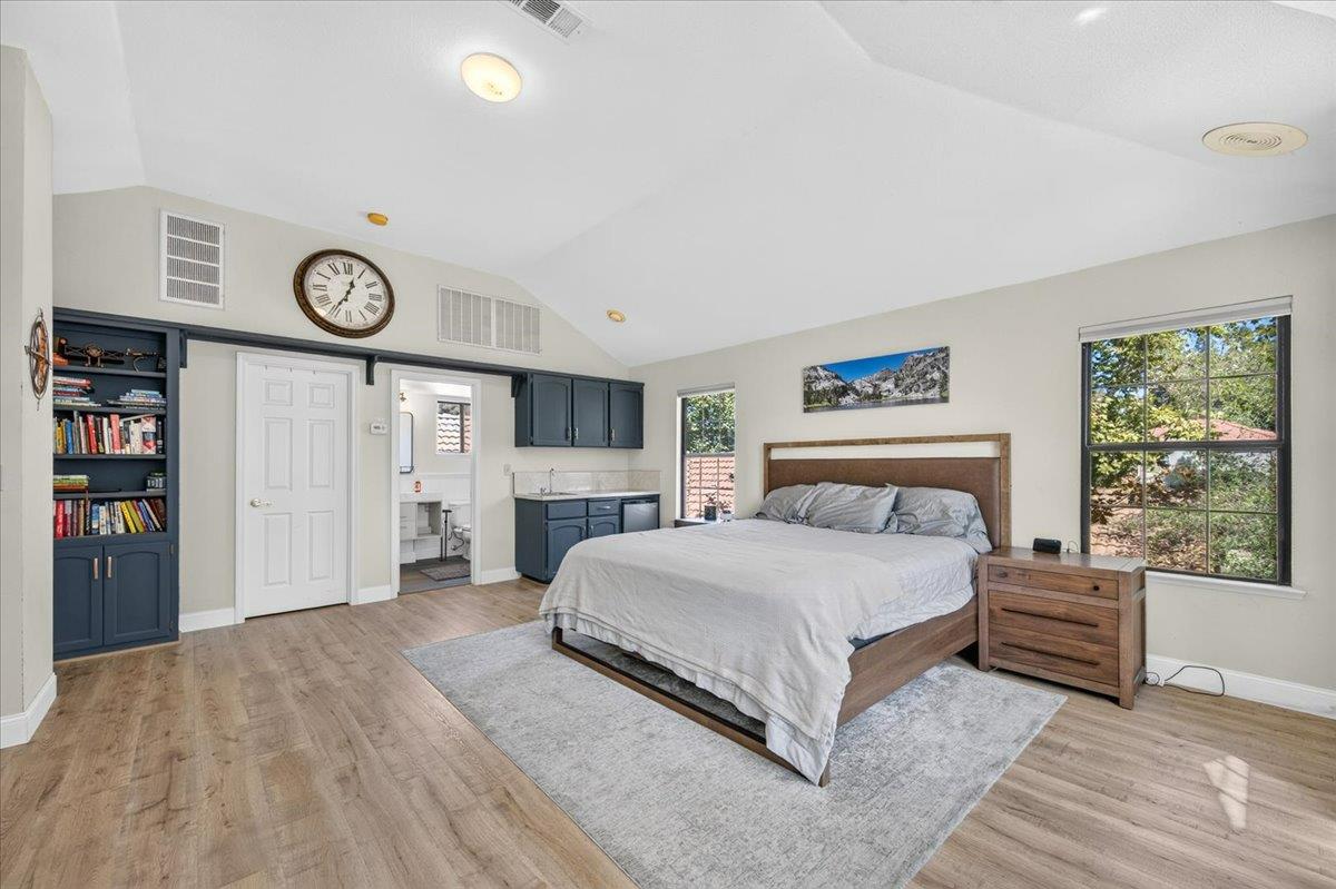 813 E Catalina Cir, Fresno, CA 93730