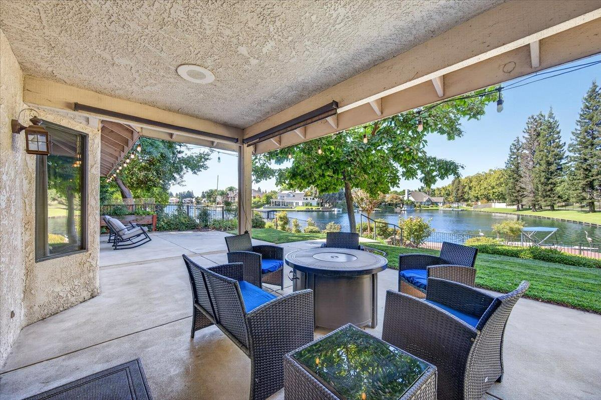 813 E Catalina Cir, Fresno, CA 93730