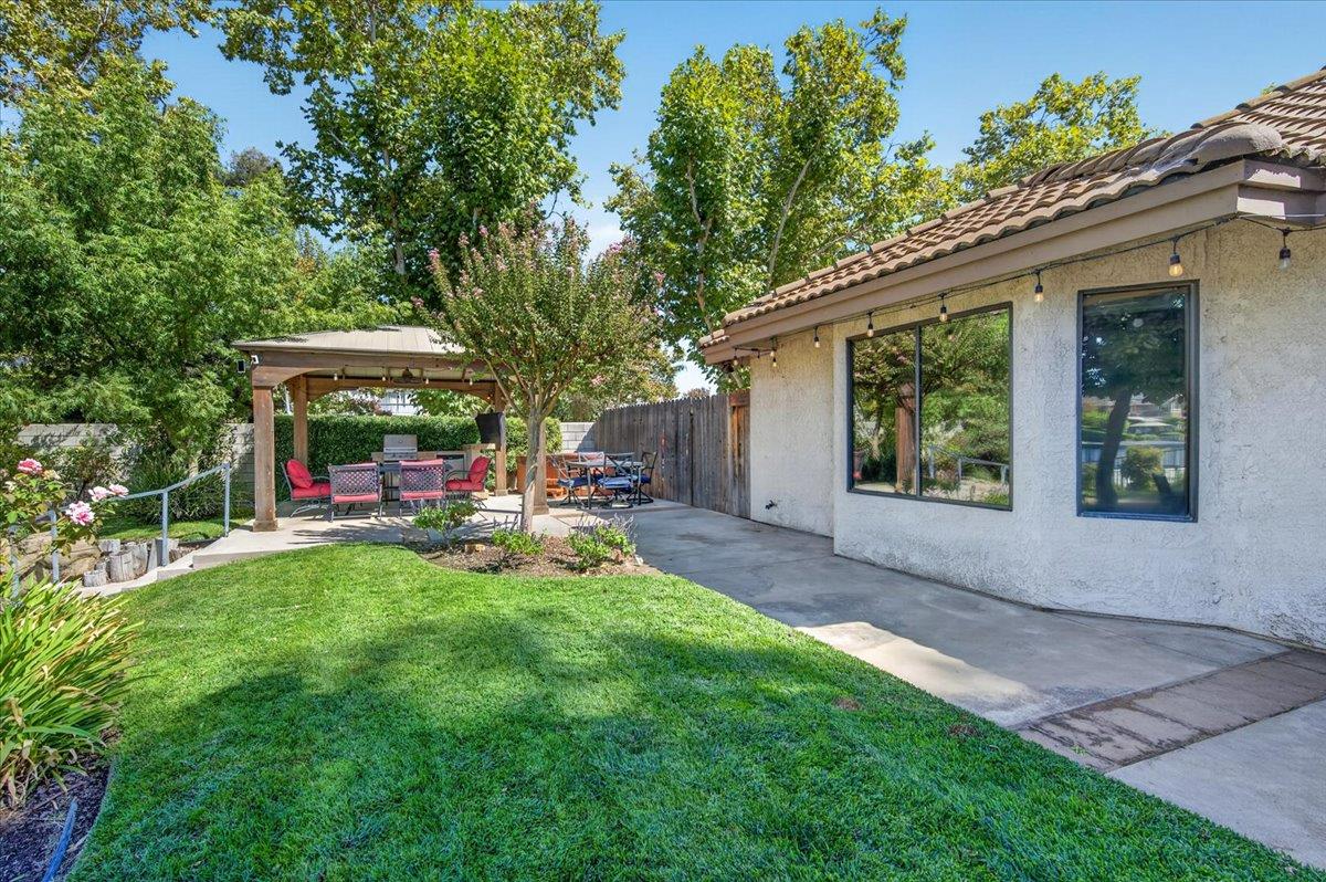 813 E Catalina Cir, Fresno, CA 93730
