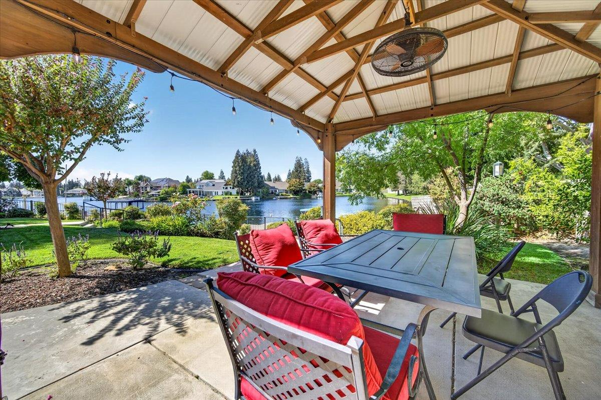 813 E Catalina Cir, Fresno, CA 93730