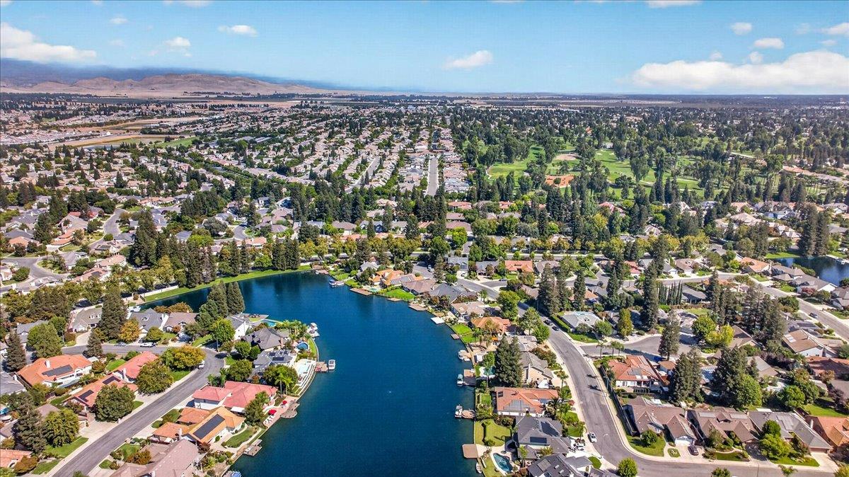 813 E Catalina Cir, Fresno, CA 93730