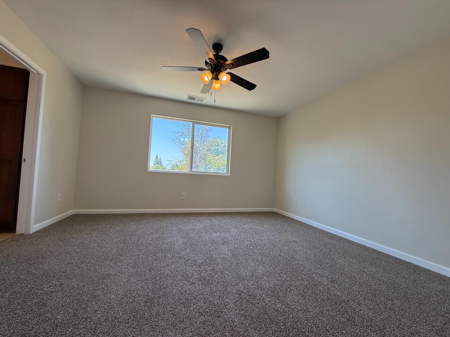 1865 N Ellendale Ave, Fresno, CA 93722