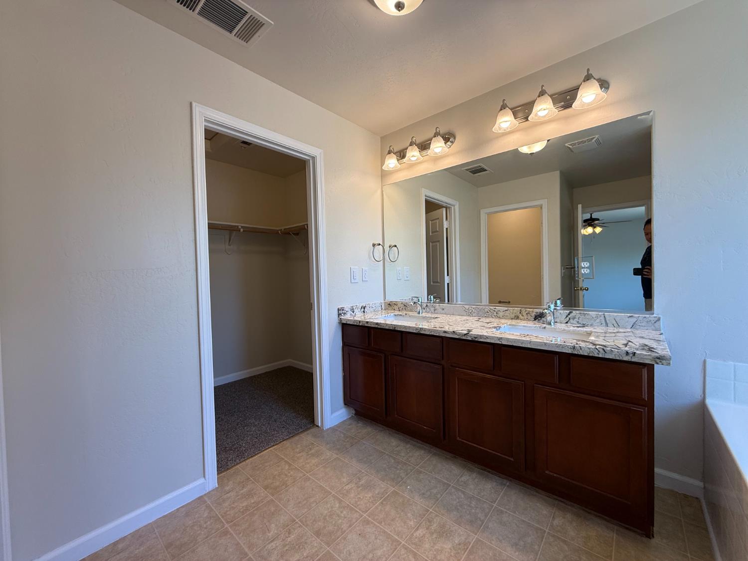 1865 N Ellendale Ave, Fresno, CA 93722