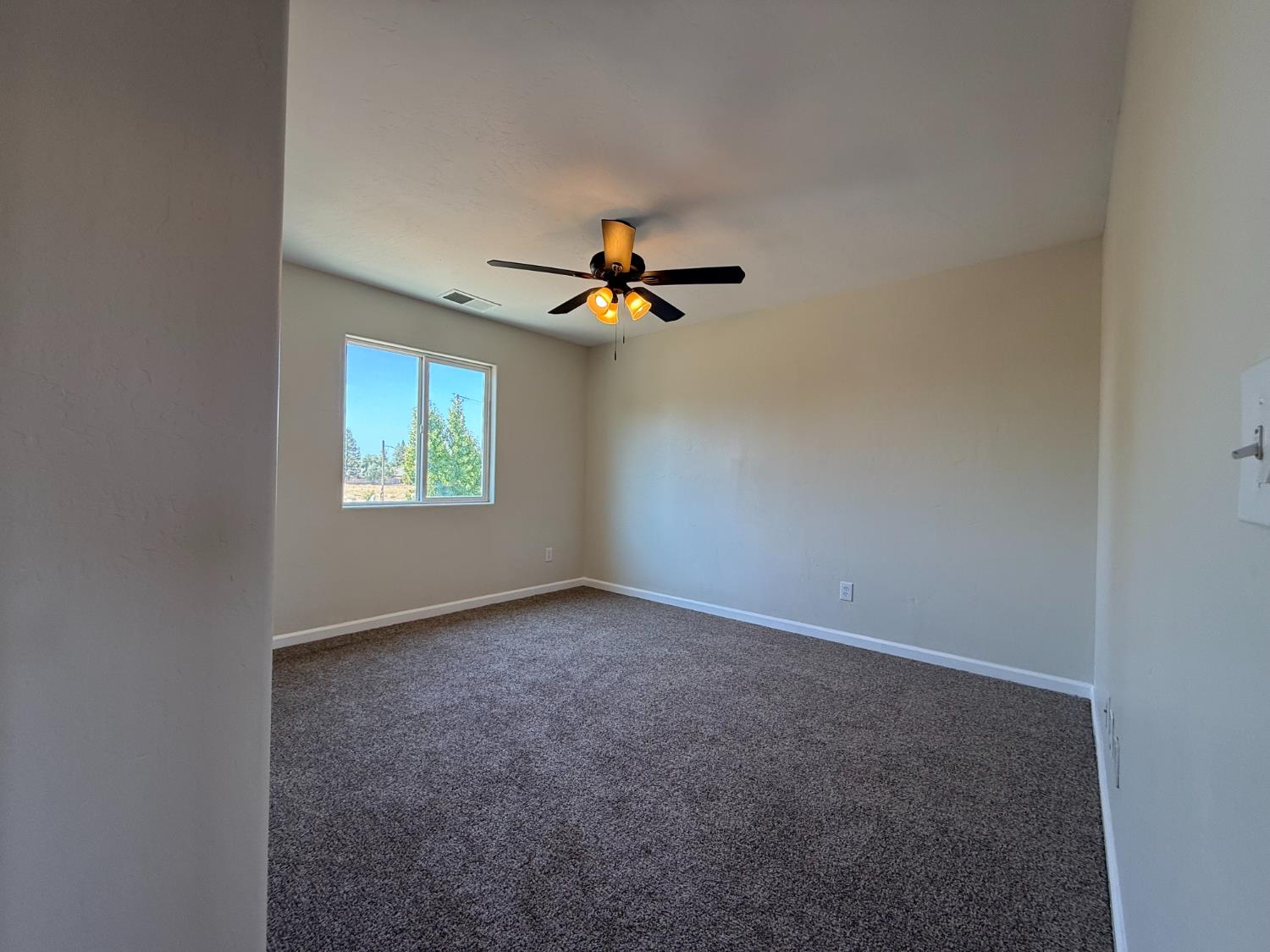1865 N Ellendale Ave, Fresno, CA 93722