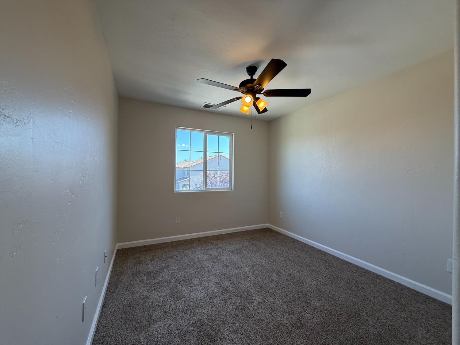 1865 N Ellendale Ave, Fresno, CA 93722