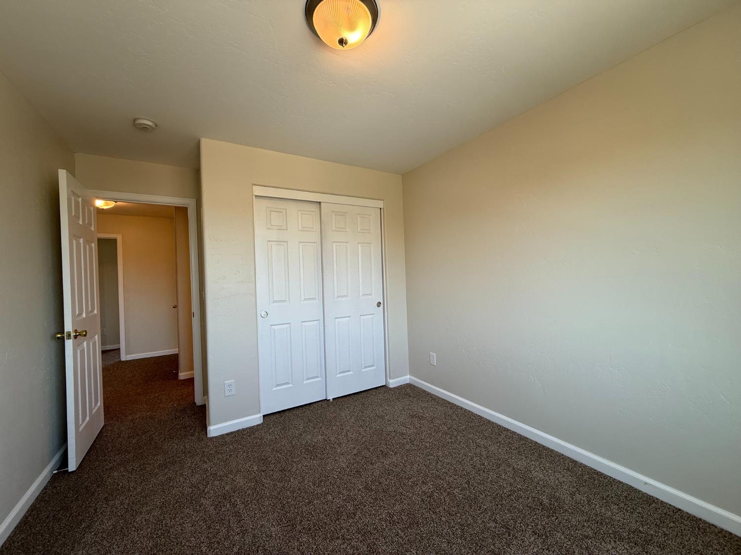 1865 N Ellendale Ave, Fresno, CA 93722