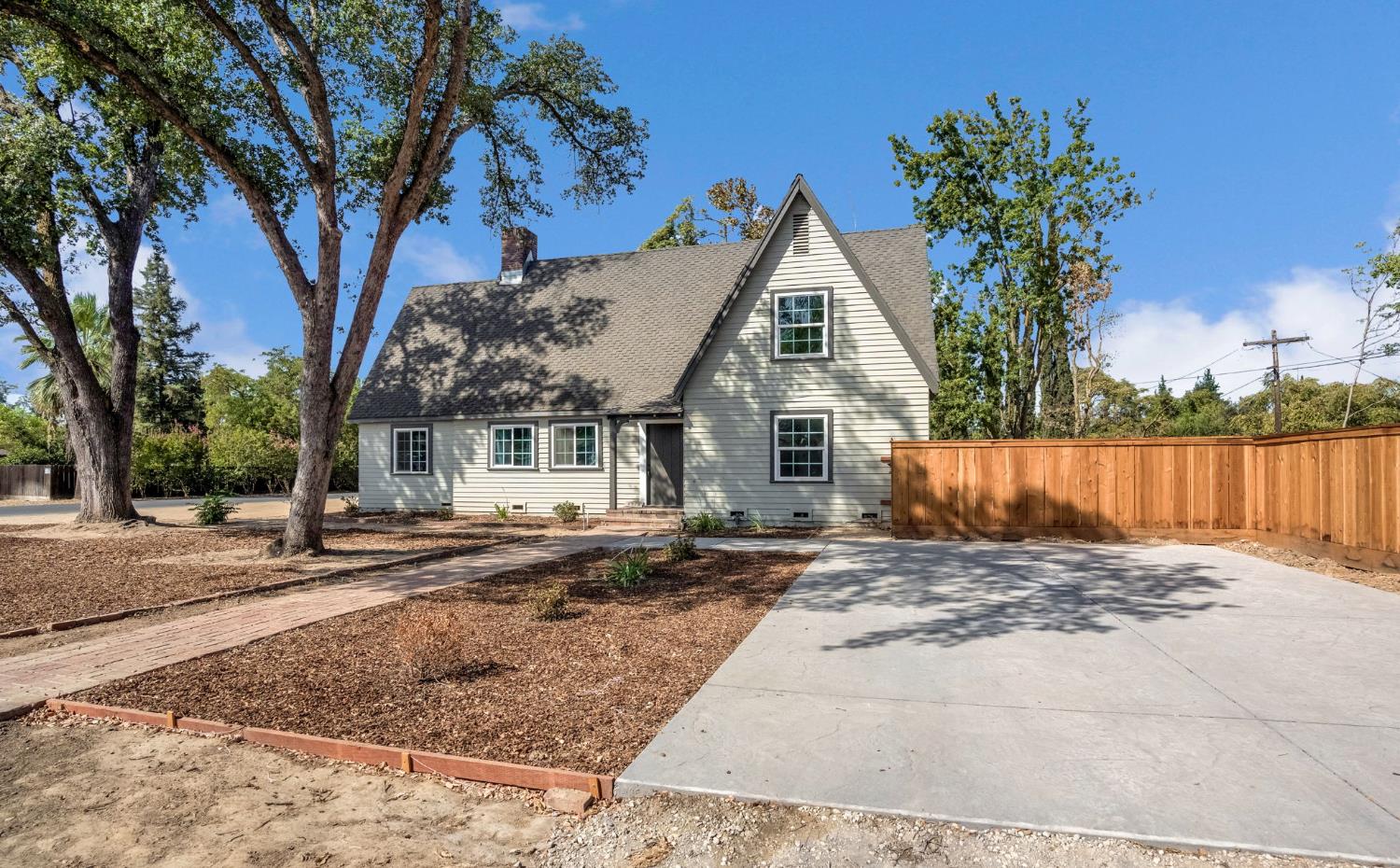 4313 N Thorne Ave, Fresno, CA 93704