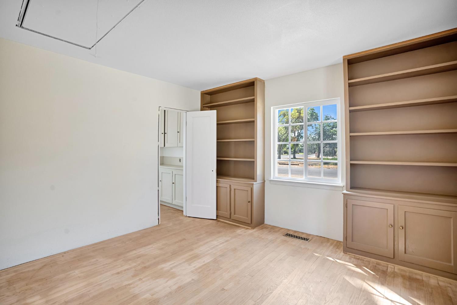 4313 N Thorne Ave, Fresno, CA 93704