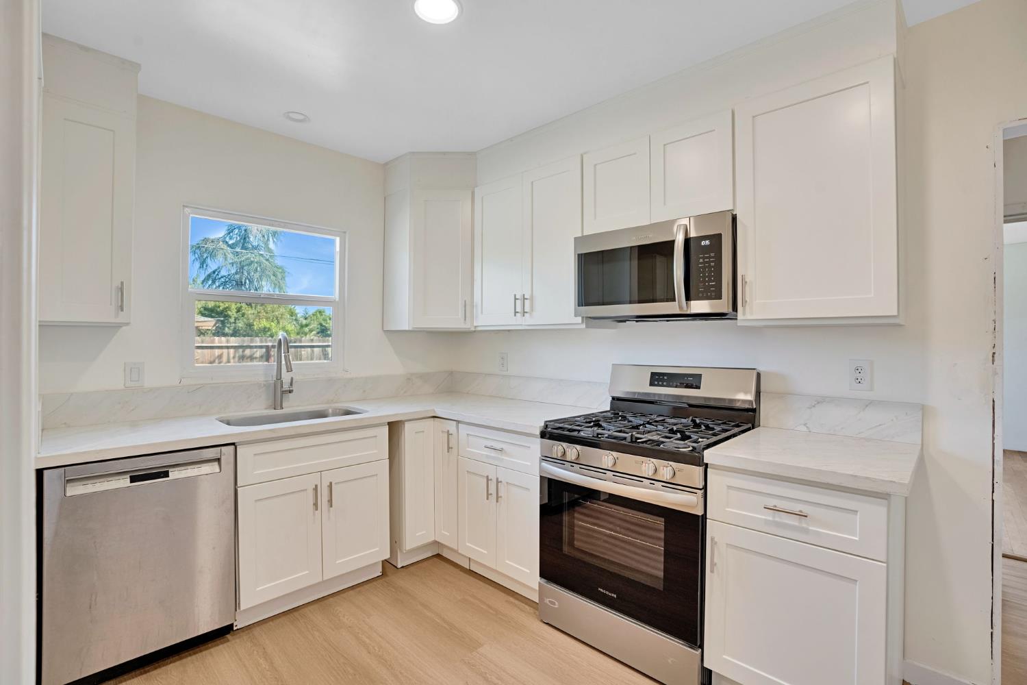 4313 N Thorne Ave, Fresno, CA 93704