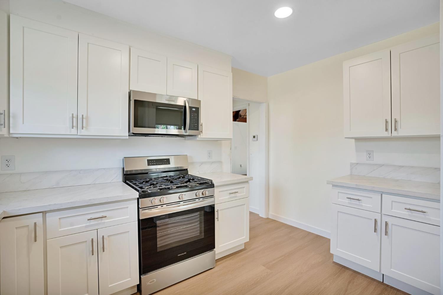 4313 N Thorne Ave, Fresno, CA 93704