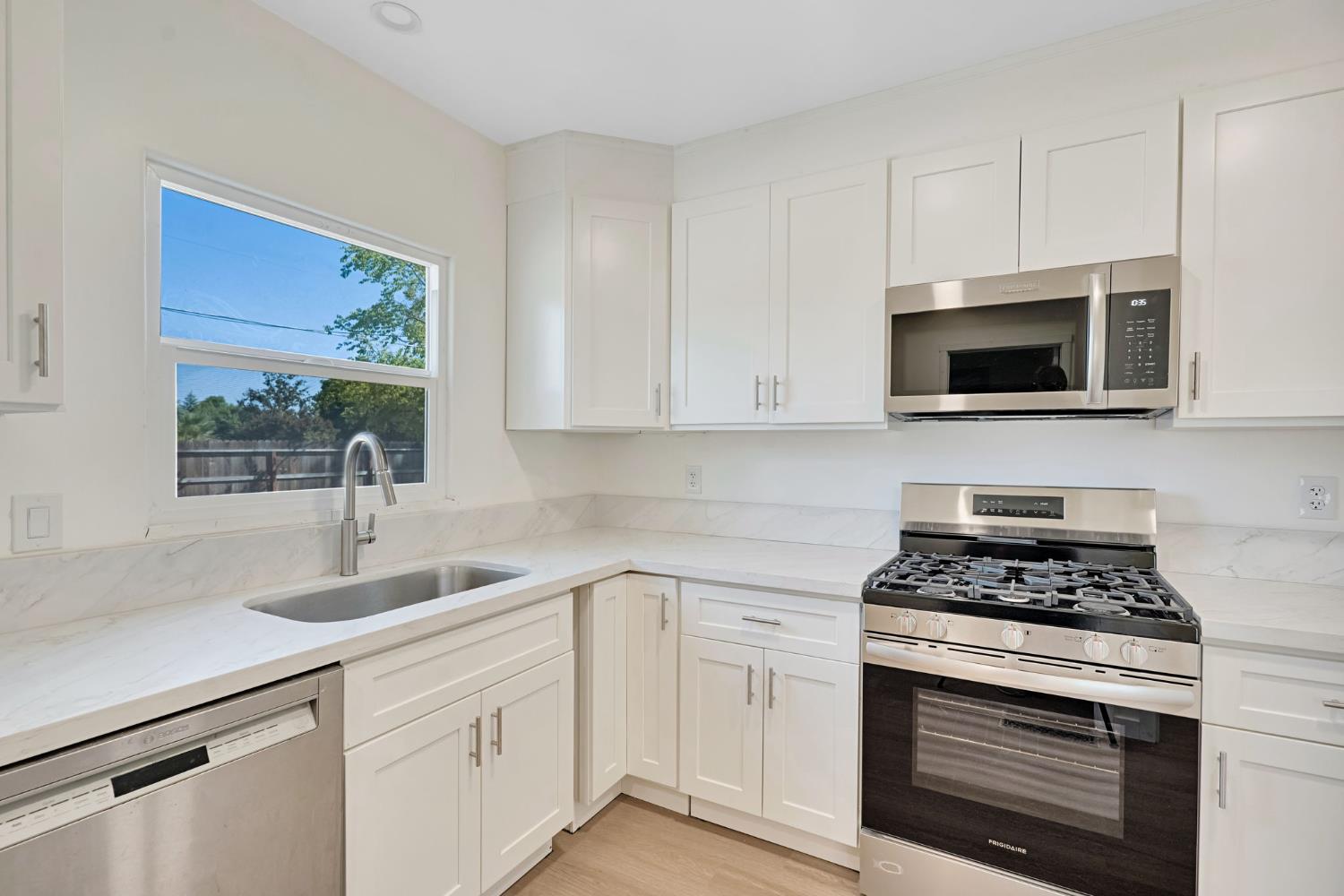 4313 N Thorne Ave, Fresno, CA 93704