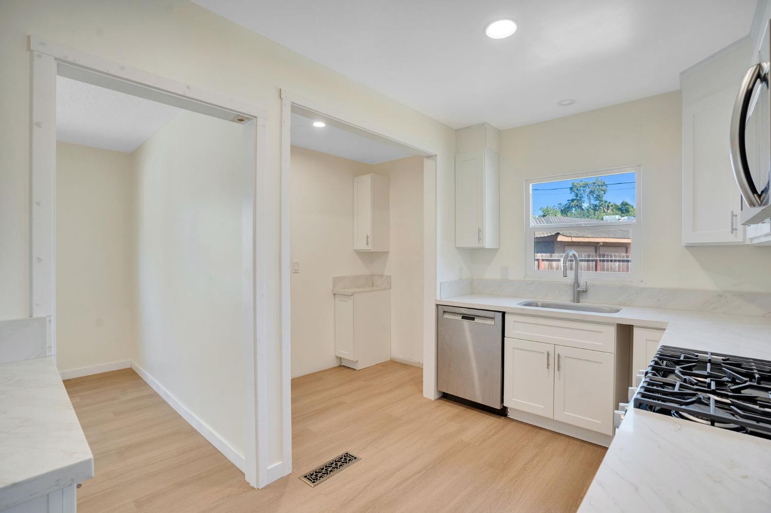 4313 N Thorne Ave, Fresno, CA 93704
