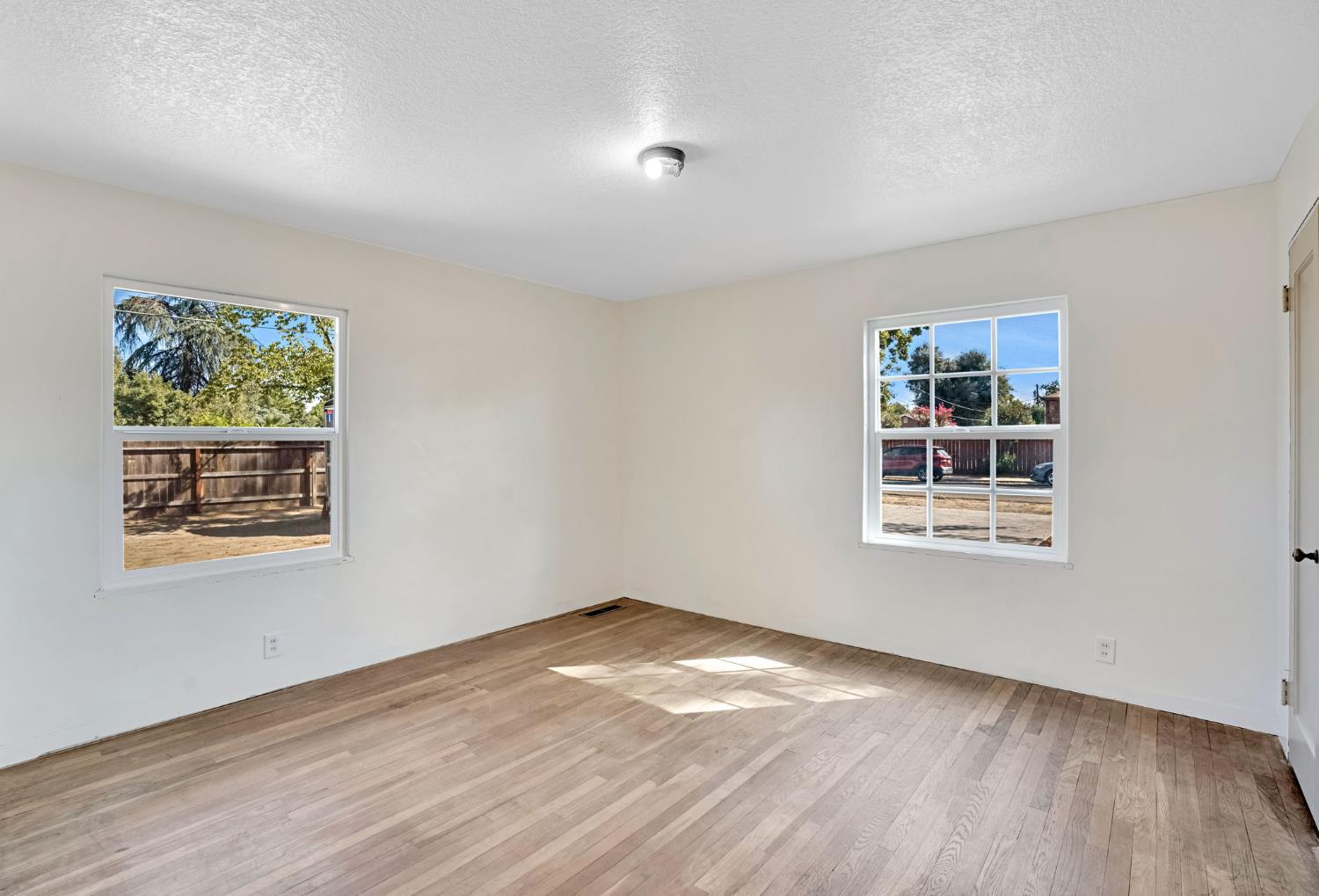 4313 N Thorne Ave, Fresno, CA 93704