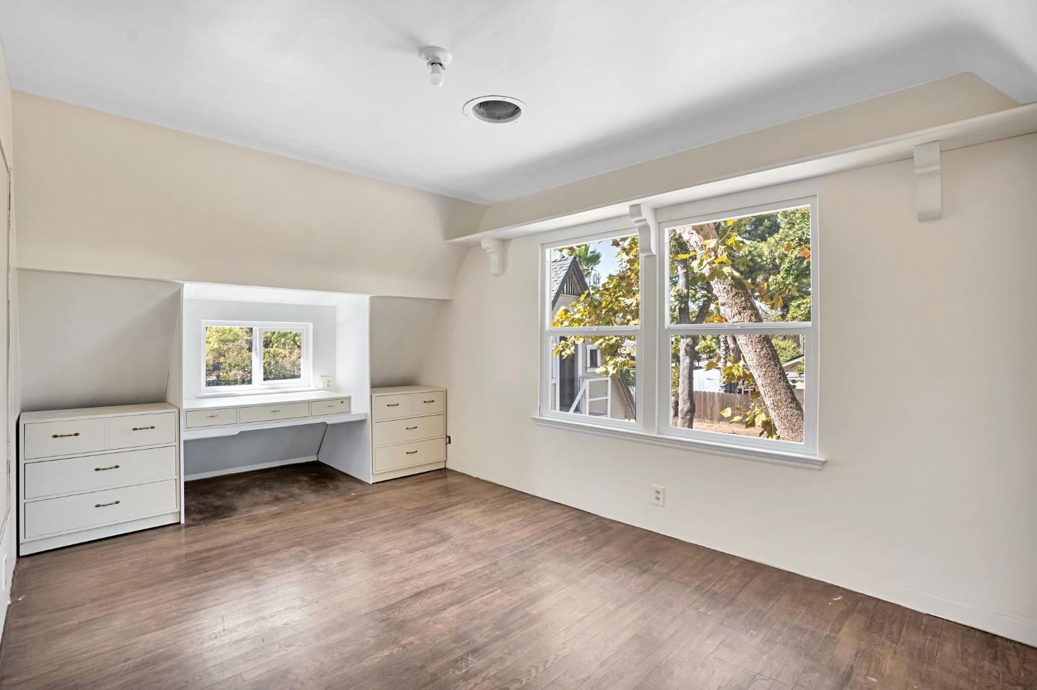 4313 N Thorne Ave, Fresno, CA 93704