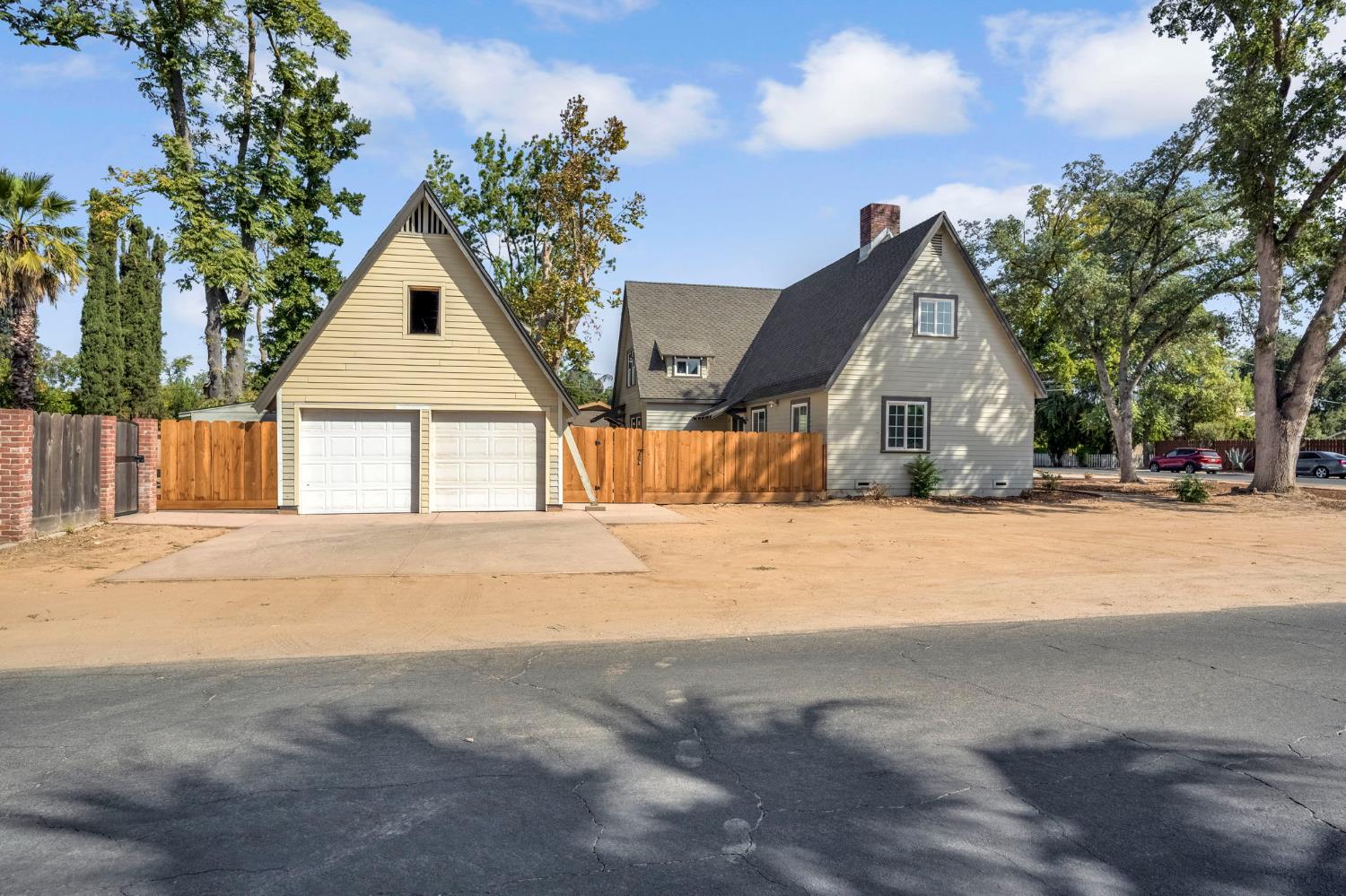 4313 N Thorne Ave, Fresno, CA 93704