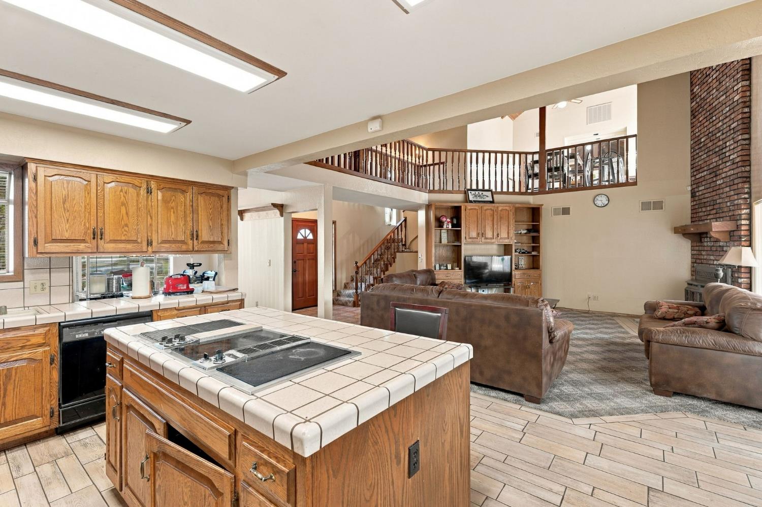 662 S Boyd, Kerman, CA 93630
