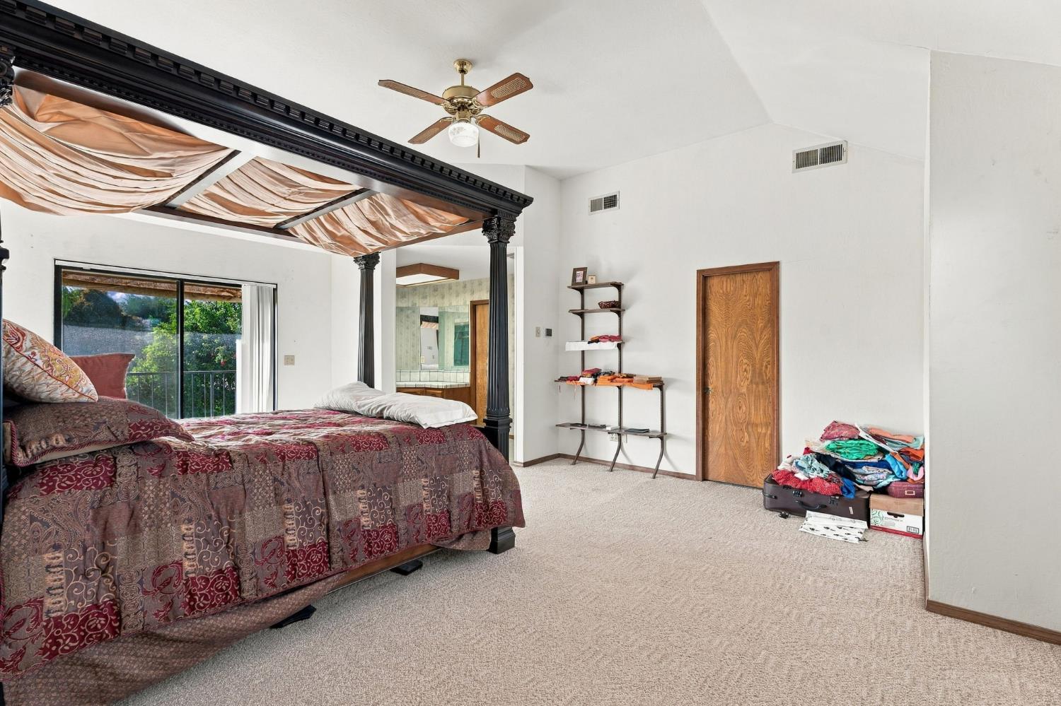 662 S Boyd, Kerman, CA 93630
