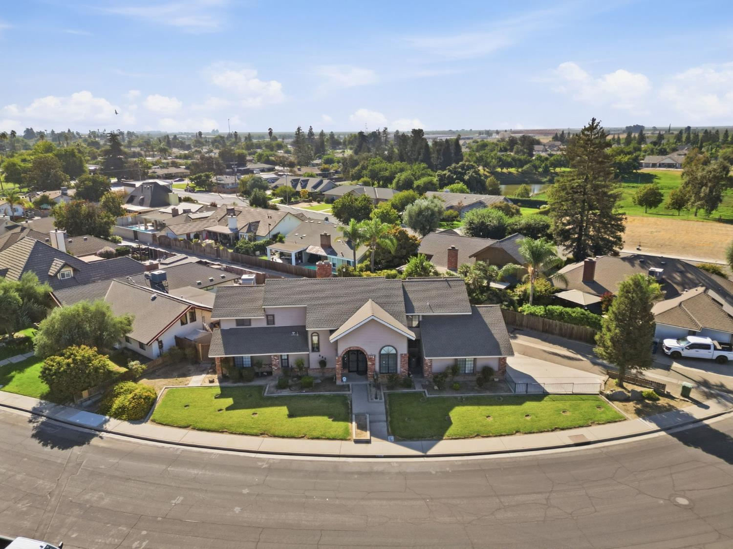 662 S Boyd, Kerman, CA 93630