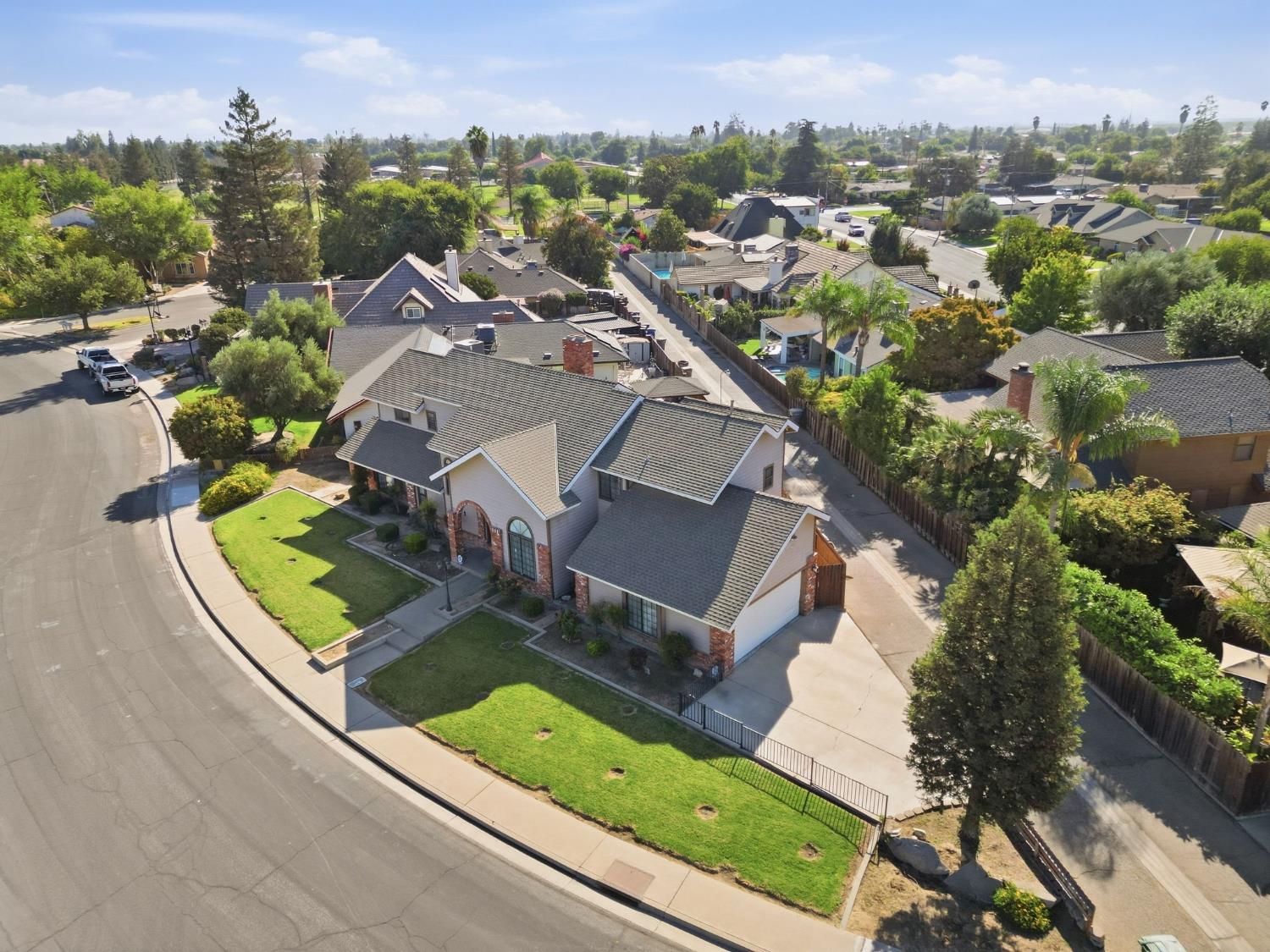 662 S Boyd, Kerman, CA 93630