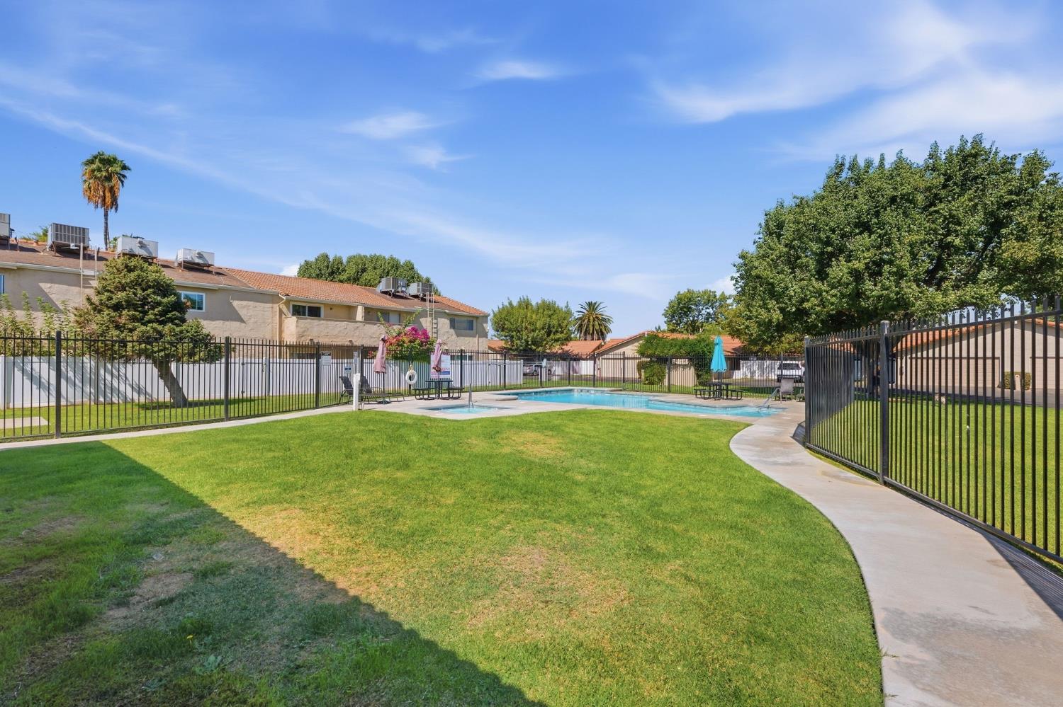 1250 E Shaw Ave #256, Fresno, CA 93710