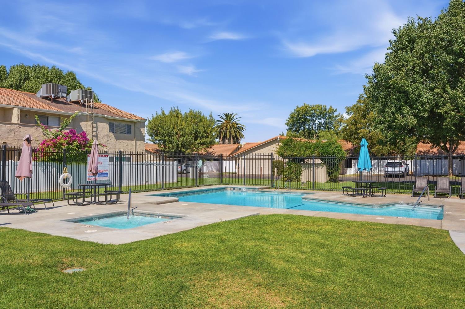 1250 E Shaw Ave #256, Fresno, CA 93710