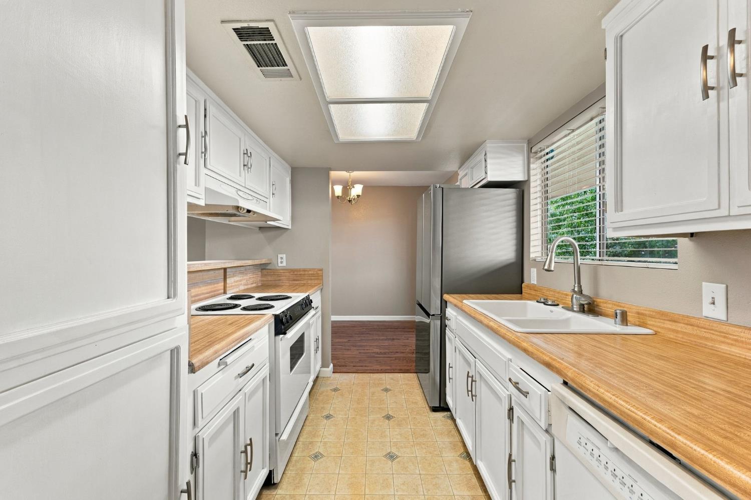 1250 E Shaw Ave #256, Fresno, CA 93710