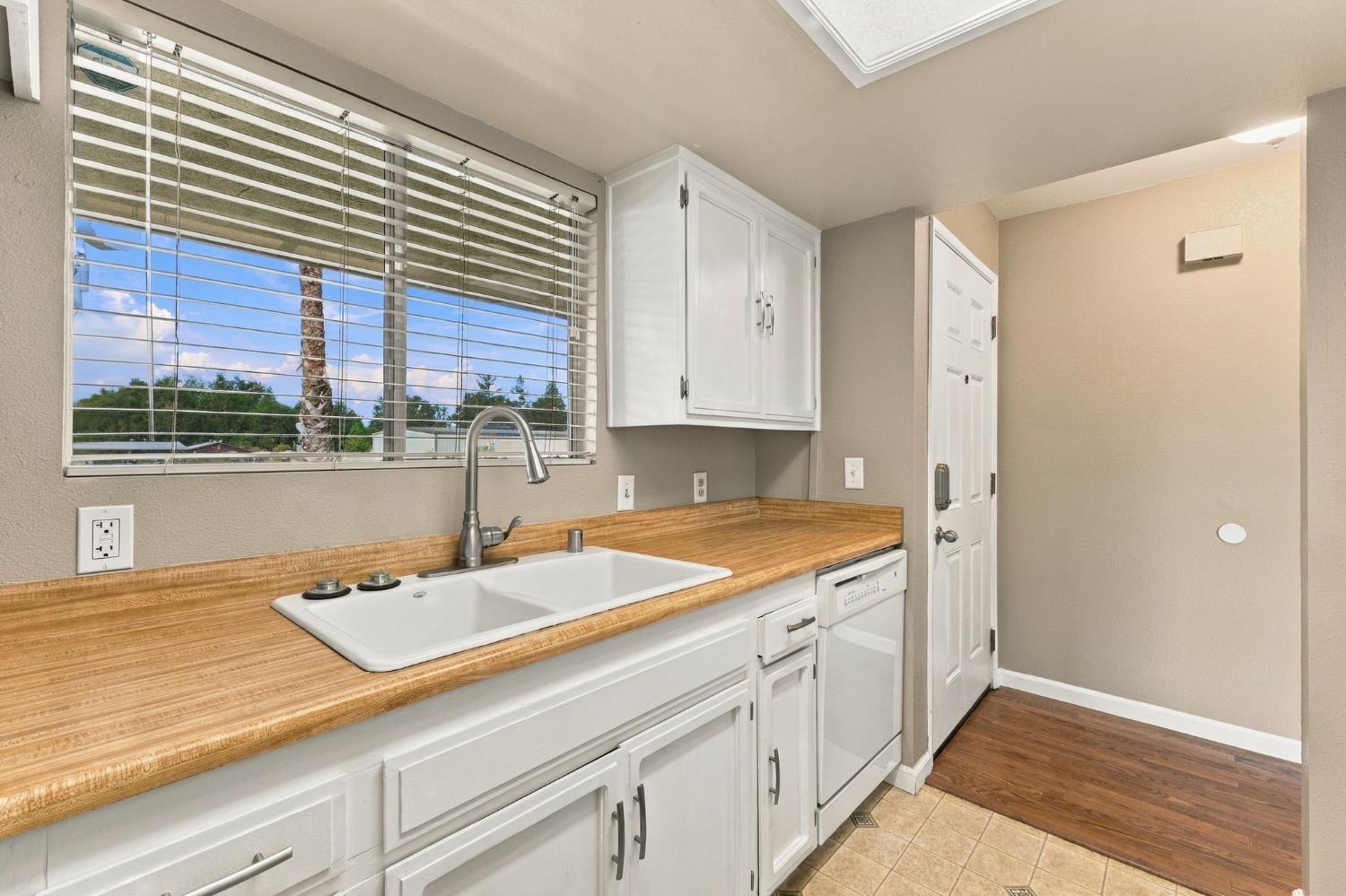 1250 E Shaw Ave #256, Fresno, CA 93710