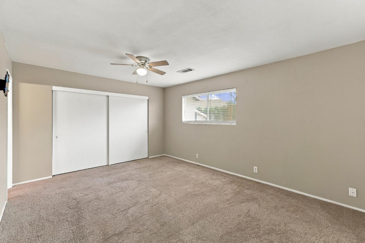 1250 E Shaw Ave #256, Fresno, CA 93710