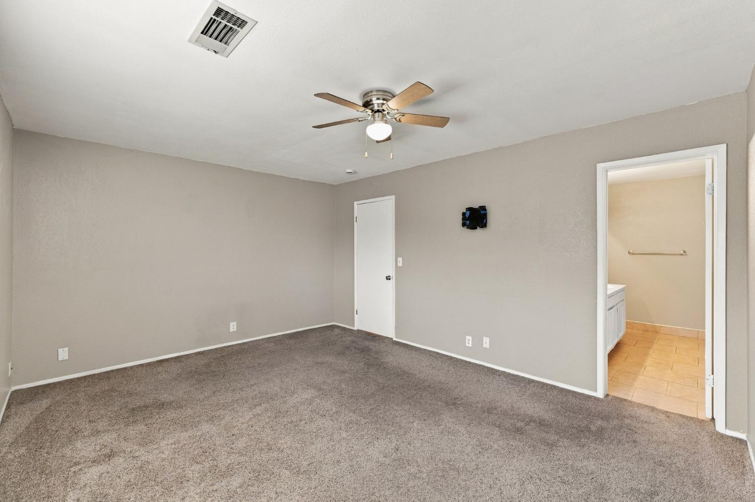 1250 E Shaw Ave #256, Fresno, CA 93710