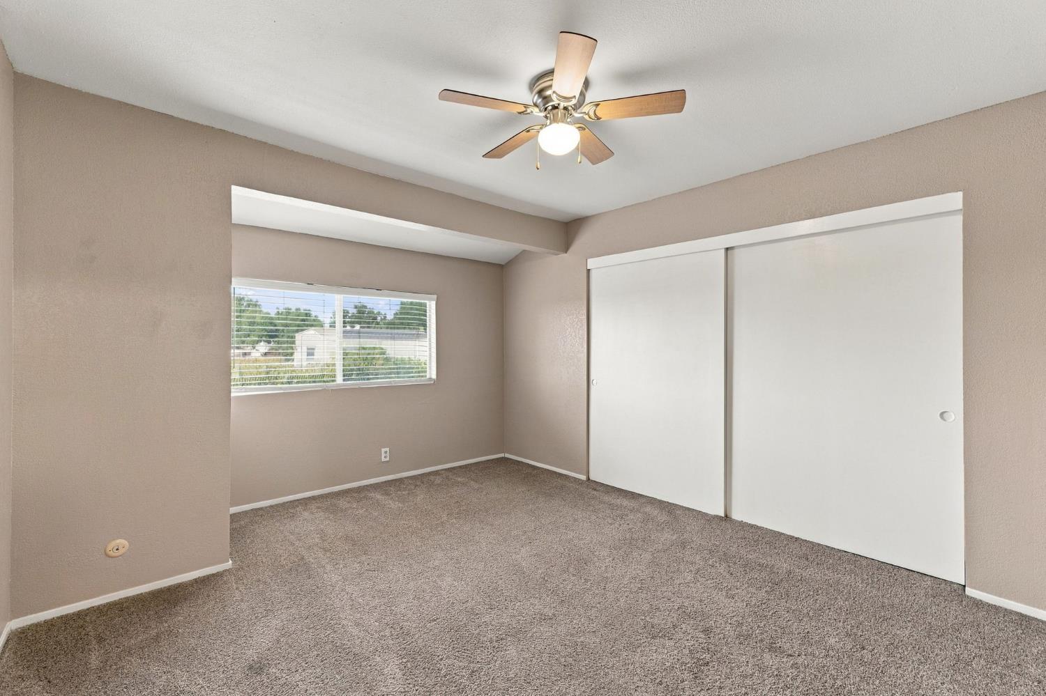 1250 E Shaw Ave #256, Fresno, CA 93710