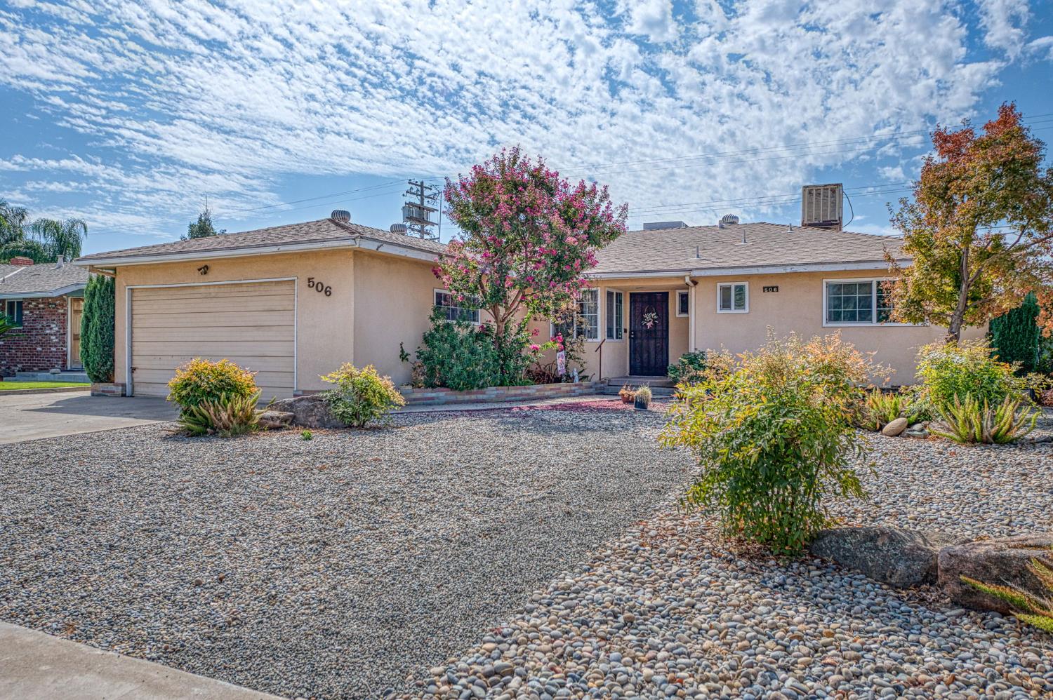 506 W Twain Ave, Clovis, CA 93612