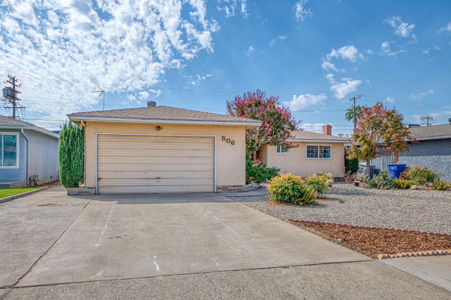 506 W Twain Ave, Clovis, CA 93612