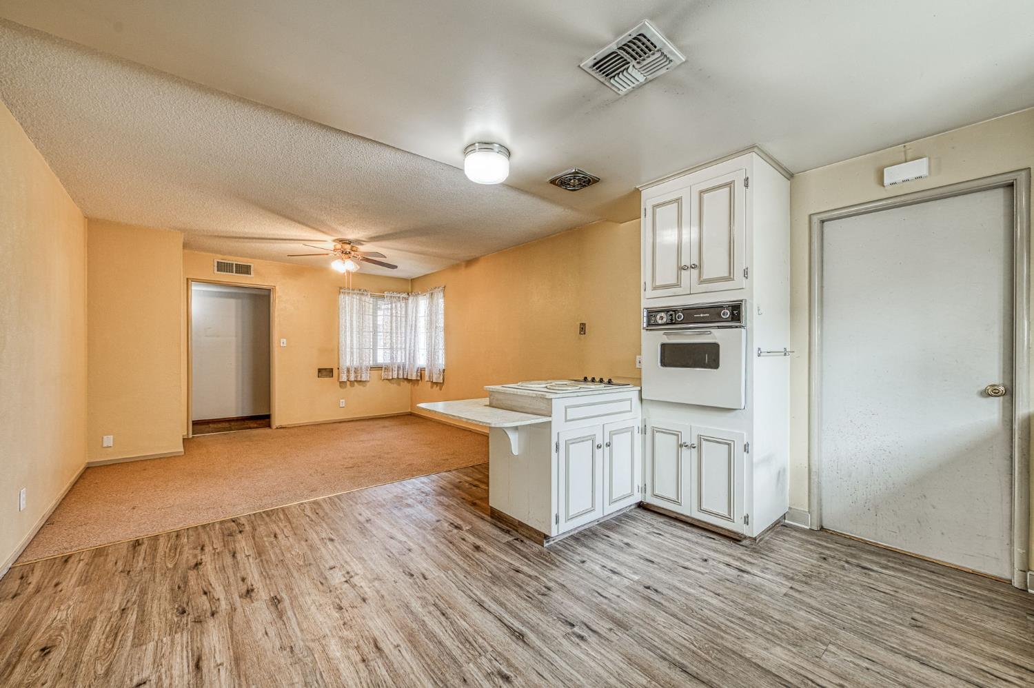 506 W Twain Ave, Clovis, CA 93612